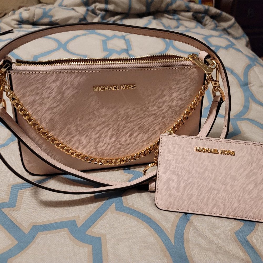 Crossbody Pursue